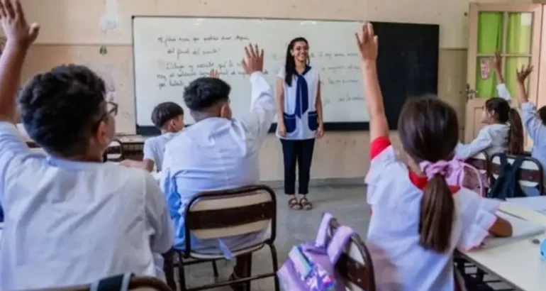 Docentes bonaerenses, entre los que más perdieron: el salario cayó 21,4% desde 2019 Docentes bonaerenses, entre los que más perdieron: el salario cayó 21,4% desde 2019