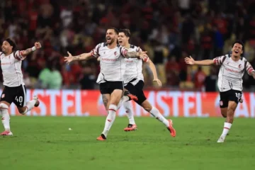 Mística Copera: Estudiantes resistió con uno menos ante Flamengo, lo ganó en los penales en el Maracaná y es finalista de la Libertadores Mística Copera: Estudiantes resistió con uno menos ante Flamengo, lo ganó en los penales en el Maracaná y es finalista de la Libertadores