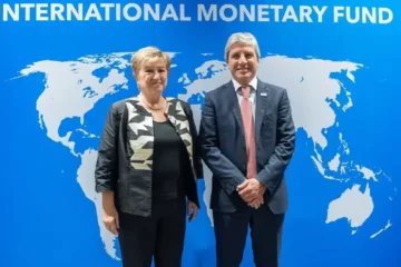 El FMI pidió a la Argentina sostener el rumbo económico y acelerar la acumulación de reservas El FMI pidió a la Argentina sostener el rumbo económico y acelerar la acumulación de reservas