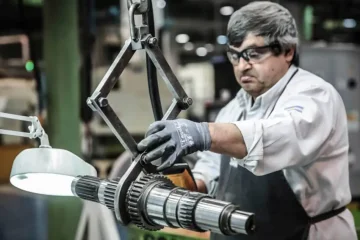 Las pymes industriales acumulan 14 trimestres de caída y una de cada siete enfrenta embargos Las pymes industriales acumulan 14 trimestres de caída y una de cada siete enfrenta embargos
