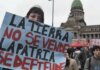 Organizaciones políticas, sindicales y sociales marchan a Tribunales contra el fallo sobre la Ley de Tierras Organizaciones políticas, sindicales y sociales marchan a Tribunales contra el fallo sobre la Ley de Tierras