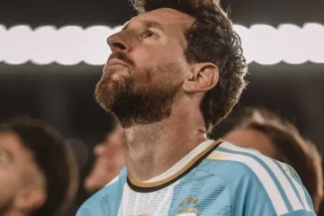 Messi se despidió de la Selección: «Ya extraño vestir la celeste y blanca» y «no quiero olvidarme del Diego» Messi se despidió de la Selección: «Ya extraño vestir la celeste y blanca» y «no quiero olvidarme del Diego»