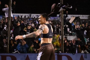 Platense, a la final de la Copa Argentina tras vencer por penales a Atlético Tucumán Platense, a la final de la Copa Argentina tras vencer por penales a Atlético Tucumán
