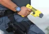 Avanza en la Legislatura bonaerense un proyecto para habilitar el uso de las pistolas Taser en la Policía Avanza en la Legislatura bonaerense un proyecto para habilitar el uso de las pistolas Taser en la Policía