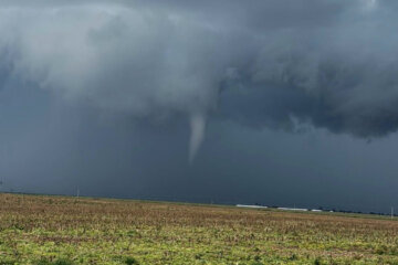Registraron el inicio de un tornado en un campo cerca de la ruta 85 Registraron el inicio de un tornado en un campo cerca de la ruta 85
